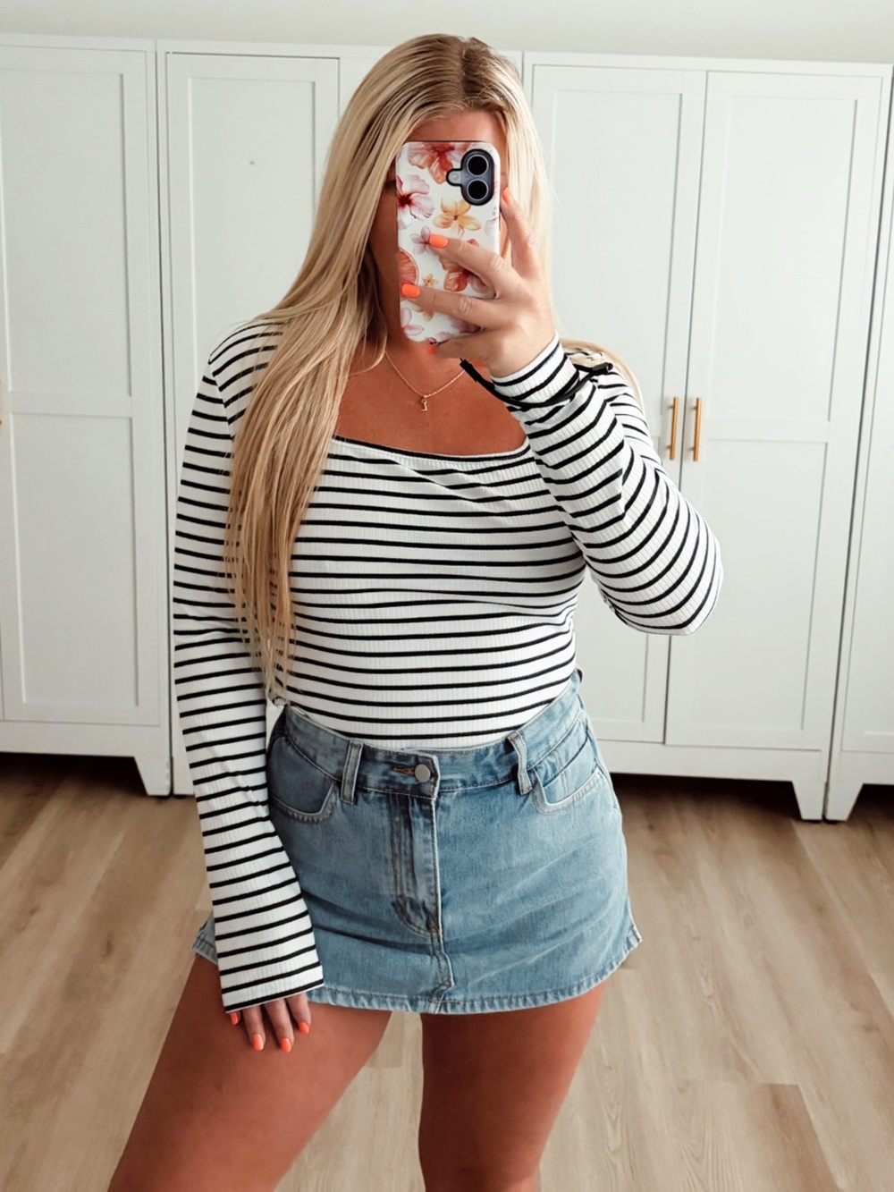 Black and White Striped Women's Long Sleeve Bodysuit